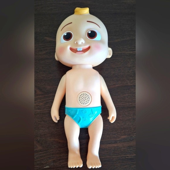 Cocomelon Deluxe Interactive JJ Doll - Picture 6 of 7